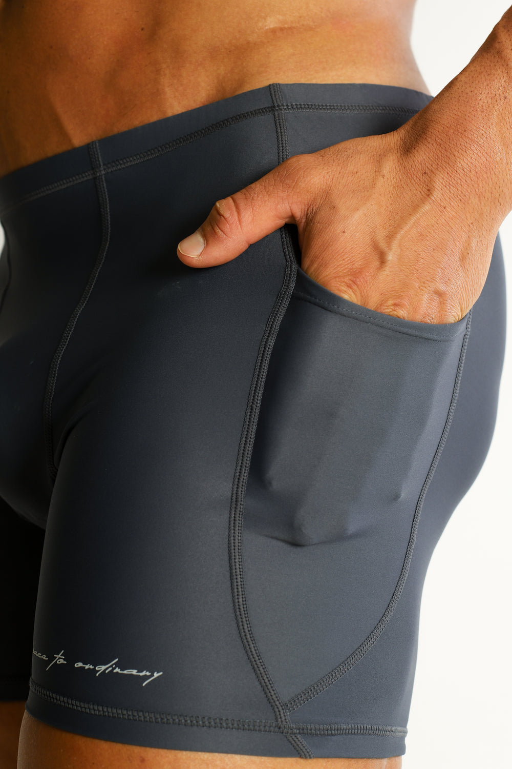 Lustrous Scrunch-Butt 6.5" Bike Shorts - Graphite